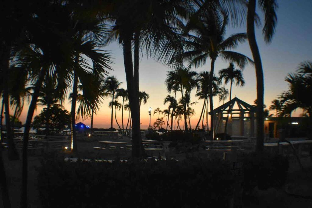 Pelican'S Roost, Waterfront Comfort At Venture Out Cudjoe Key Exterior photo